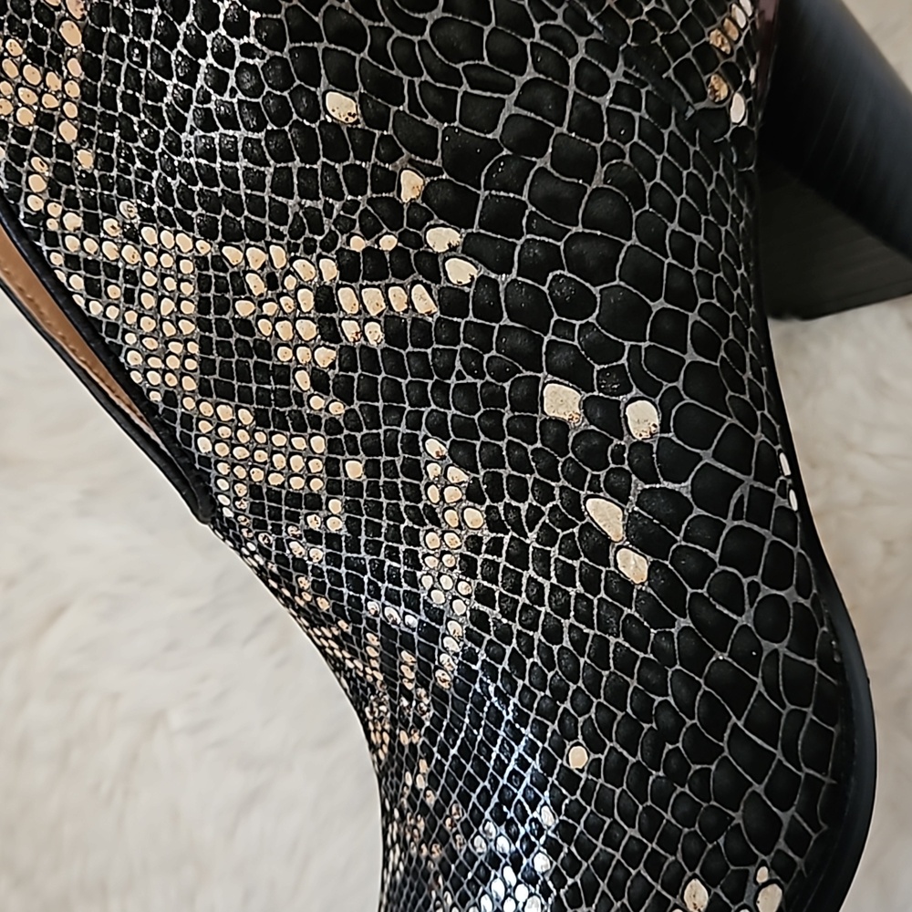 *SOLD* Paolo Westly Black Platinum Snake Print Leather Booties, size 6, NEW, NWB - Picture 13 of 16